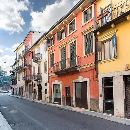 Apartment Dimora Carducci With 4 Sleeps *