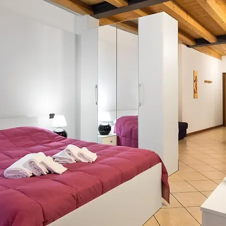Dimora Carducci With 4 Sleeps Apartment *