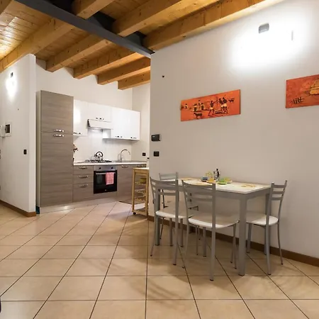 Dimora Carducci With 4 Sleeps Apartment
